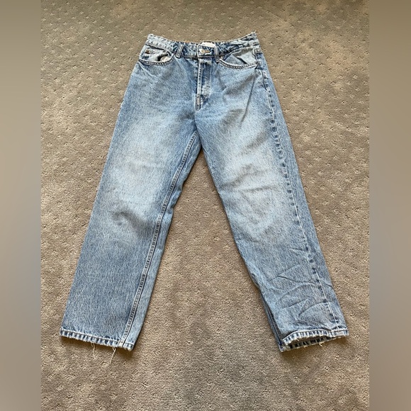 Zara Medium Wash Straight Leg Jeans Size 6 - Picture 1 of 4